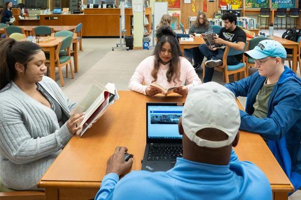 Group of students in library 